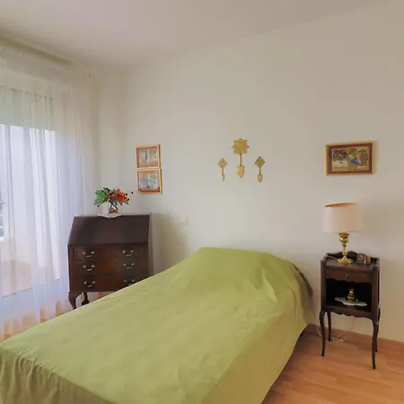 Lumineux Et Spacieux Avec Terrasses Et Ascenseur En Centre-ville De - Fr-1-494-182 Royan